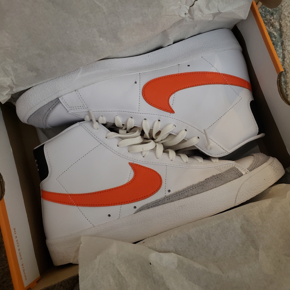 NEW Blazer Mid '77 Vintage White Safety Orange Men's US 11 Nike